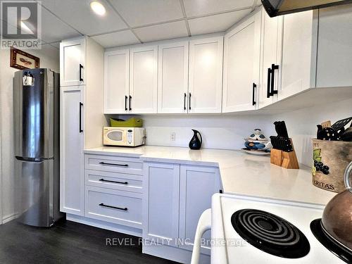 68 Hemlock Street, Timmins, ON - Indoor Photo Showing Kitchen