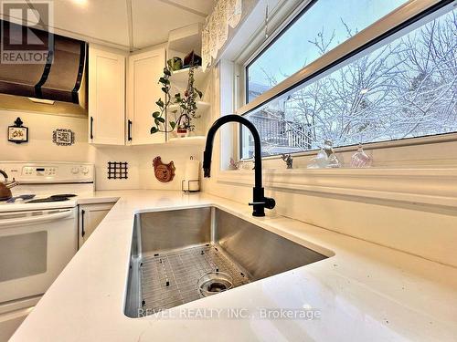 68 Hemlock Street, Timmins, ON - Indoor Photo Showing Kitchen