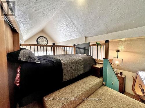 68 Hemlock Street, Timmins, ON - Indoor Photo Showing Bedroom