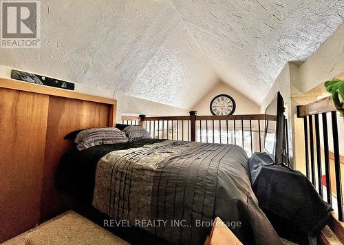 68 Hemlock Street, Timmins, ON - Indoor Photo Showing Bedroom