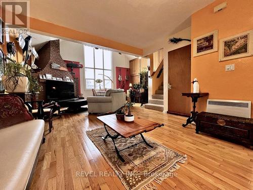 68 Hemlock Street, Timmins, ON - Indoor Photo Showing Living Room