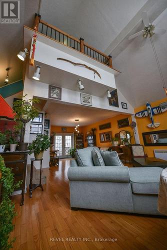 68 Hemlock Street, Timmins, ON - Indoor Photo Showing Living Room