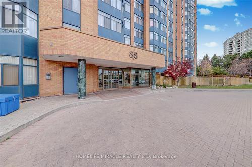 409 - 88 Alton Towers Circle, Toronto, ON - Outdoor