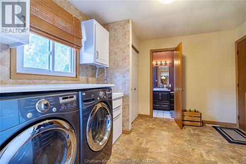 27 Joanne Street, Chatham, ON - Indoor Photo Showing Laundry Room