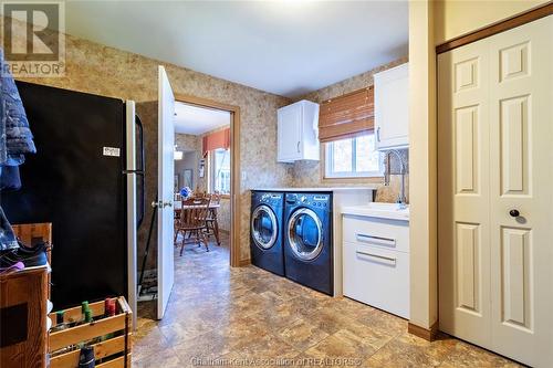 27 Joanne Street, Chatham, ON - Indoor Photo Showing Laundry Room