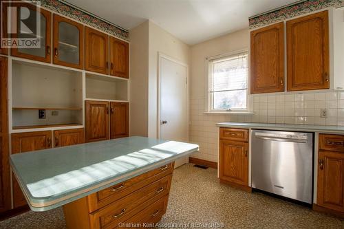 650 Queen Street South, Chatham, ON - Indoor Photo Showing Kitchen