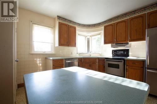 650 Queen Street South, Chatham, ON - Indoor Photo Showing Kitchen