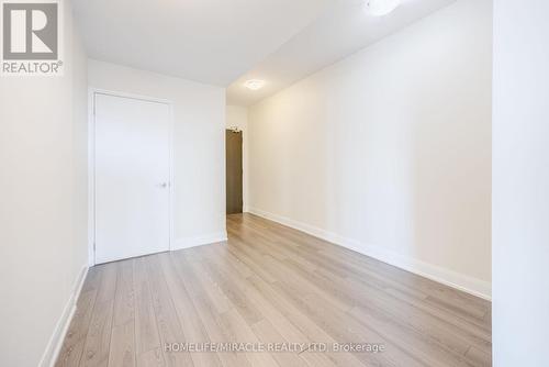 3307 - 2910 Highway 7 Road, Vaughan, ON - Indoor Photo Showing Other Room