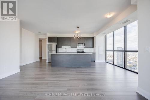 3307 - 2910 Highway 7 Road, Vaughan, ON - Indoor Photo Showing Kitchen