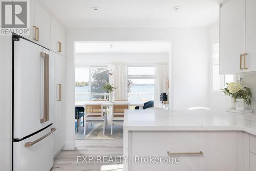 363 Macisaac Drive, Orillia, ON - Indoor Photo Showing Kitchen