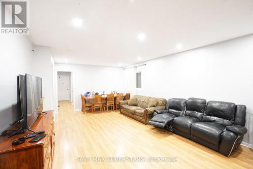 96 Wellington Street E, Barrie, ON - Indoor Photo Showing Other Room