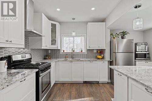 12445 Lanoue Street, Tecumseh, ON - Indoor Photo Showing Kitchen With Upgraded Kitchen