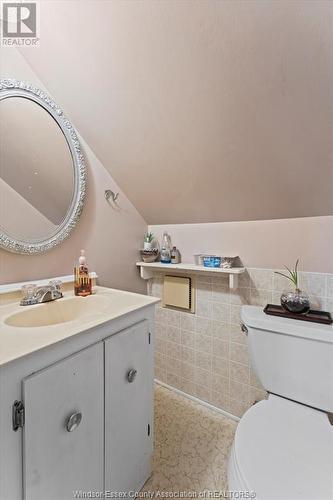 12445 Lanoue Street, Tecumseh, ON - Indoor Photo Showing Bathroom