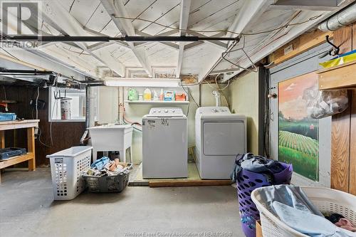 12445 Lanoue Street, Tecumseh, ON - Indoor Photo Showing Laundry Room