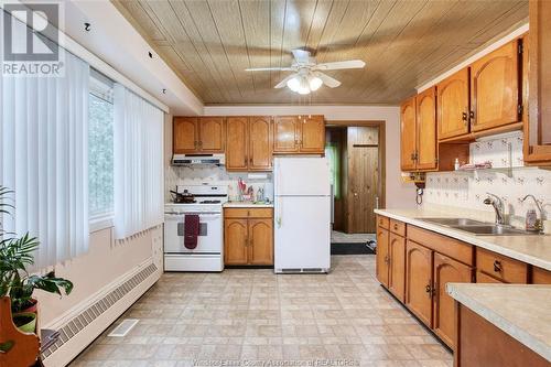 557 St. Pierre, Tecumseh, ON - Indoor Photo Showing Kitchen With Double Sink