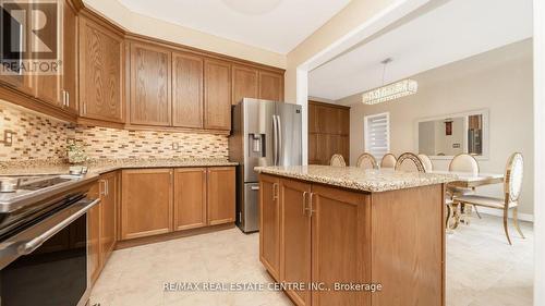 4 Chetholme Place, Halton Hills, ON - Indoor Photo Showing Kitchen