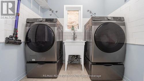 4 Chetholme Place, Halton Hills, ON - Indoor Photo Showing Laundry Room