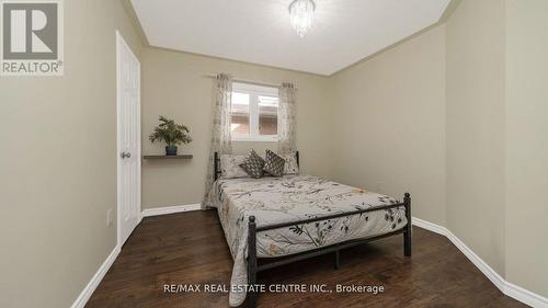 4 Chetholme Place, Halton Hills, ON - Indoor Photo Showing Bedroom