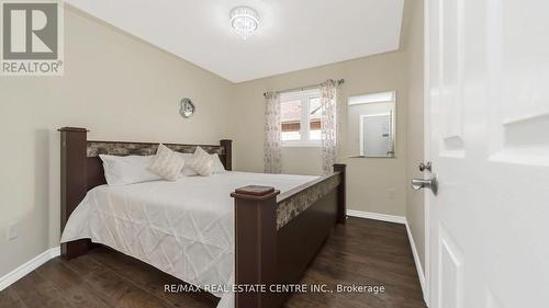 4 Chetholme Place, Halton Hills, ON - Indoor Photo Showing Bedroom