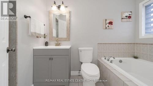 4 Chetholme Place, Halton Hills, ON - Indoor Photo Showing Bathroom