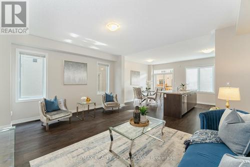 322 Bonnieglen Farm Boulevard, Caledon, ON - Indoor Photo Showing Living Room