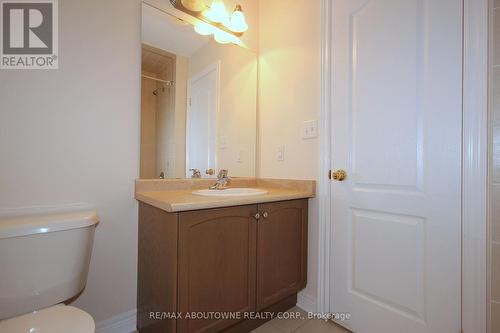 24 - 2019 Trawden Way, Oakville, ON - Indoor Photo Showing Bathroom