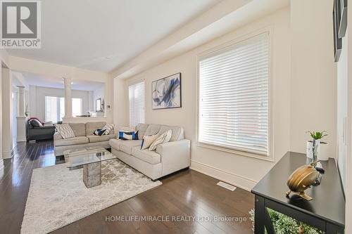 34 Pearman Crescent, Brampton, ON - Indoor Photo Showing Living Room