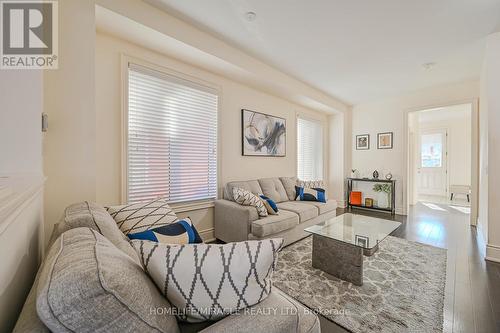 34 Pearman Crescent, Brampton, ON - Indoor Photo Showing Living Room