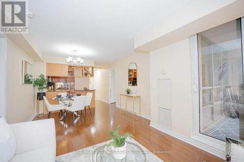 2401 - 4080 Living Arts Drive, Mississauga, ON - Indoor Photo Showing Living Room