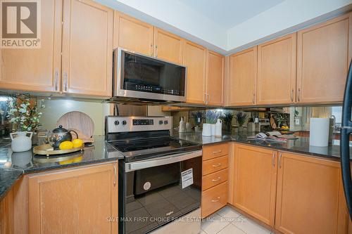 2401 - 4080 Living Arts Drive, Mississauga, ON - Indoor Photo Showing Kitchen