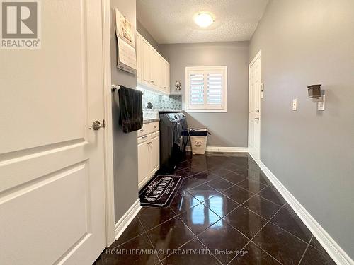 15 Rolling Meadow Drive, Caledon, ON - Indoor Photo Showing Other Room