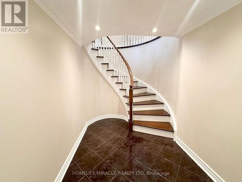 15 Rolling Meadow Drive, Caledon, ON - Indoor Photo Showing Other Room