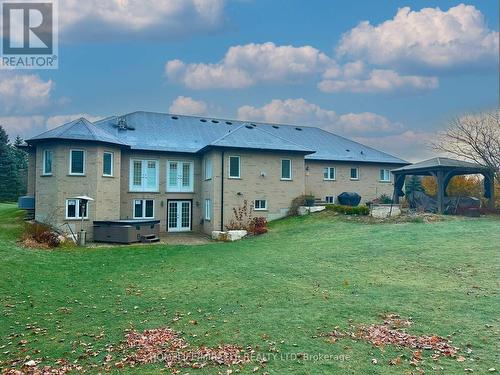 15 Rolling Meadow Drive, Caledon, ON - Outdoor