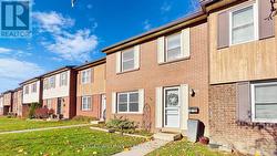 43 - 2825 GANANOQUE DRIVE  Mississauga, ON L5N 1V6