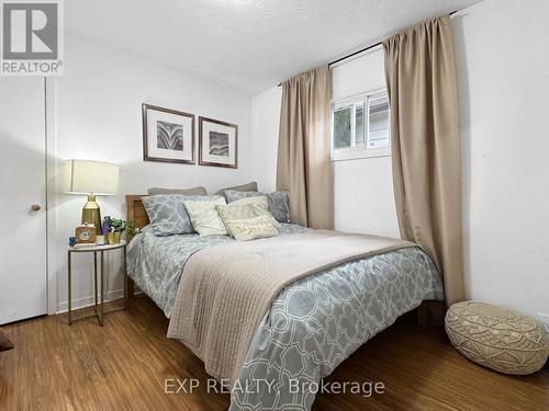 1089 Meredith Avenue, Mississauga, ON - Indoor Photo Showing Bedroom