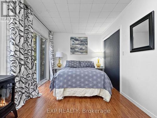 1089 Meredith Avenue, Mississauga, ON - Indoor Photo Showing Bedroom