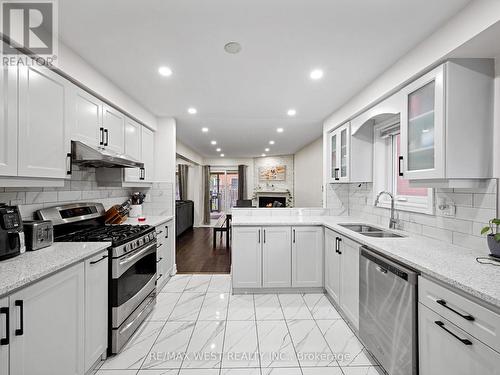 126 Sandmere Avenue, Brampton, ON - Indoor Photo Showing Kitchen With Double Sink With Upgraded Kitchen