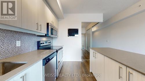 506 - 760 The Queensway S, Toronto, ON - Indoor Photo Showing Kitchen