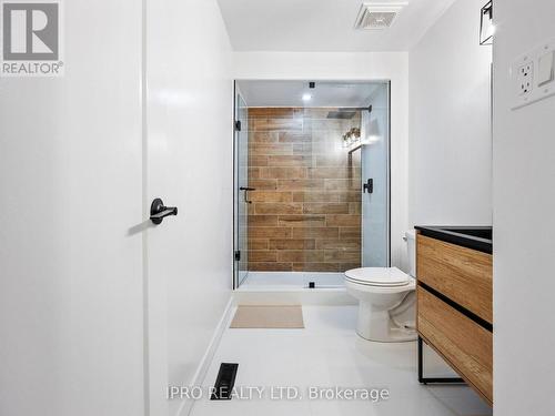 109 - 1050 Shawnmarr Road, Mississauga, ON - Indoor Photo Showing Bathroom