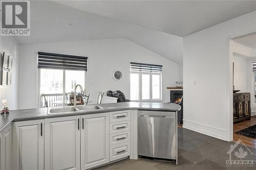 1123 Lichen Avenue, Ottawa, ON - Indoor Photo Showing Kitchen With Double Sink