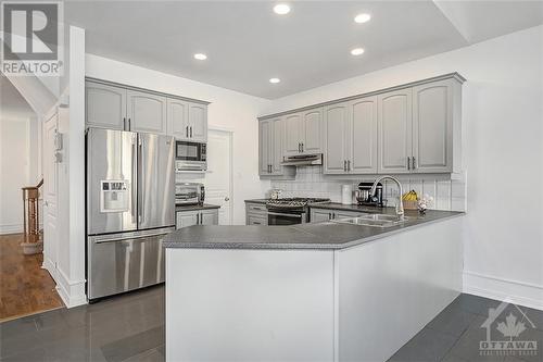 1123 Lichen Avenue, Ottawa, ON - Indoor Photo Showing Kitchen With Upgraded Kitchen