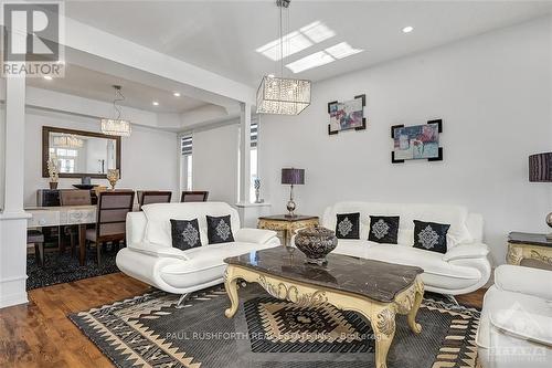 1123 Lichen Avenue, Ottawa, ON - Indoor Photo Showing Living Room