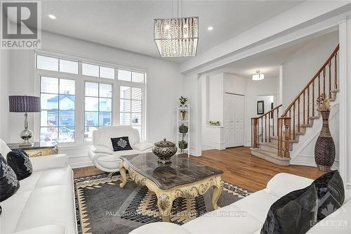 1123 Lichen Avenue, Ottawa, ON - Indoor Photo Showing Living Room