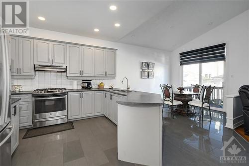 1123 Lichen Avenue, Ottawa, ON - Indoor Photo Showing Kitchen With Upgraded Kitchen