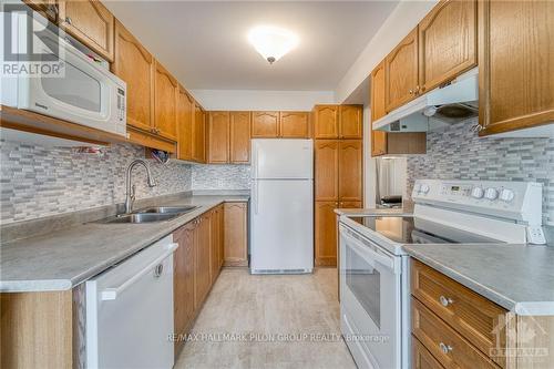 1564 Duplante Avenue, Ottawa, ON - Indoor Photo Showing Kitchen With Double Sink