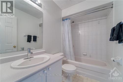 1564 Duplante Avenue, Ottawa, ON - Indoor Photo Showing Bathroom