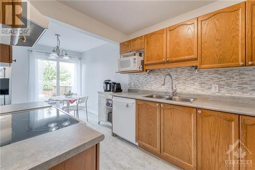 1564 Duplante Avenue, Ottawa, ON - Indoor Photo Showing Kitchen With Double Sink