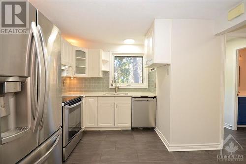 58 Tedwyn Drive, Ottawa, ON - Indoor Photo Showing Kitchen