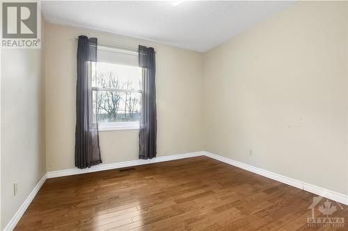 40 Dochart Street, Braeside, ON - Indoor Photo Showing Other Room