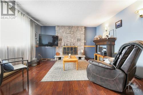 40 Dochart Street, Braeside, ON - Indoor Photo Showing Living Room With Fireplace